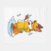 キツネアット雨と雨滴 フリースブランケット (正面(横))