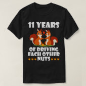 キツネ夫結婚した妻それぞれの運転の11年 Tシャツ (デザイン正面)