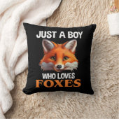 キツネ好きの少年 クッション (ブランケット)