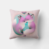 キツネ キスをする | フォックスレディーピンク クッション (裏面)