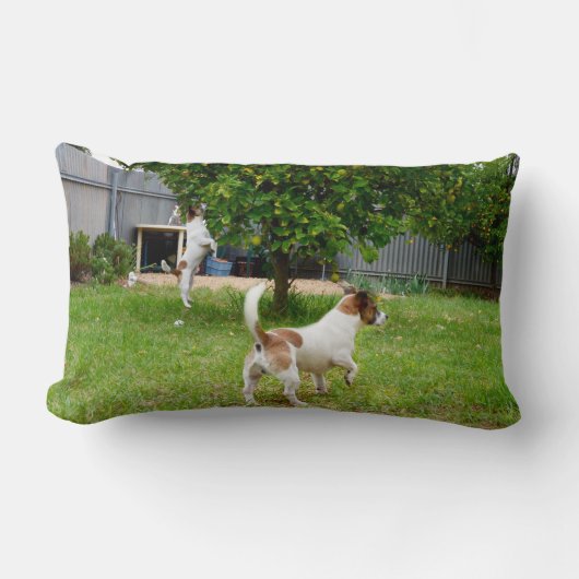 キツネ・テリアは木に飛び込んだ ランバークッション (正面)