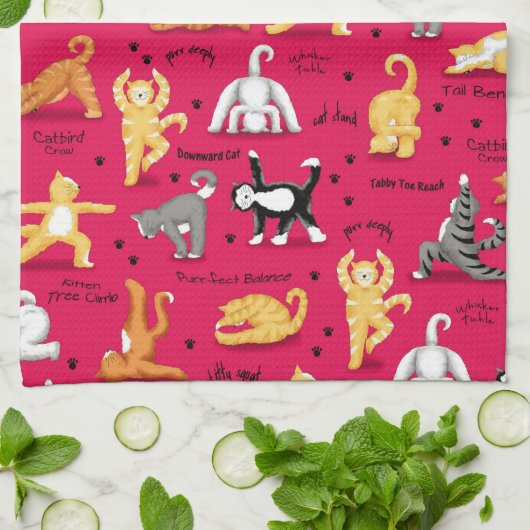 キティ猫ヨガが赤い黄色カラフルのウィムシーをポーズ キッチンタオル (折り畳み)