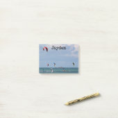 キテボーディングレパーソナライズされたース ポストイット (デスク上)