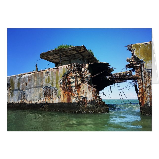 キトペケビーチコンクリート船 (正面横)