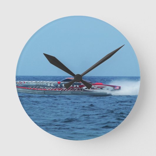 キトンオフショアのパワーボート。 ラウンド壁時計 (正面)