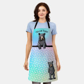 キニアートマママベアベビーベアオールオーバープリントエプロン エプロン (着用した状態)