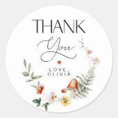 キノコとイチゴ赤ちゃんシャワーまたは誕生日 ラウンドシール (正面)