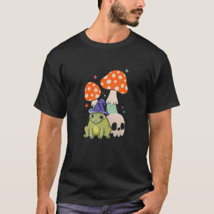 キノコとSkuを備えたコテージコアカエル魔法使いカエル Tシャツ