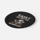 キノコに容易に気を取られる ペーパープレート (アングル)