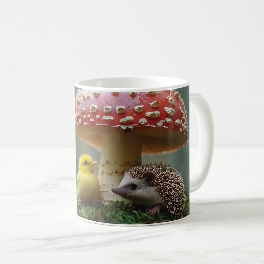 キノコの下に隠れた、かわいい雛とハリネズミ コーヒーマグカップ (正面右)