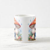 キノコの傘の下で愛らしいプードル子犬 コーヒーマグカップ (中央)