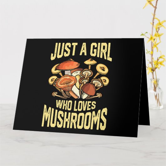 キノコの服を愛するただの女の子が贈り物をする カード (黄色い花)