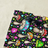 キノコカラフルのシームレスなパターン ビーチタオル (インサイチュ)