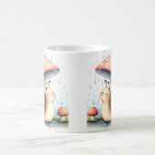 キノコ傘の下で愛らしいカタツムリ コーヒーマグカップ (中央)