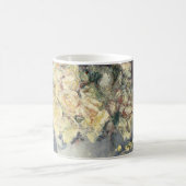 キャイルボット印象派による花瓶の黄色のバラ コーヒーマグカップ (中央)
