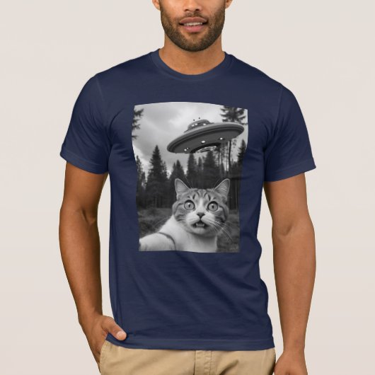 キャッおもしろいトUFO自撮ニュージャージードローン侵攻 Tシャツ (正面)