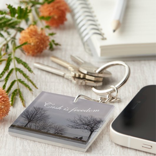 キャッシュはRoseWritesによる自由キーチェーン キーホルダー (正面右)