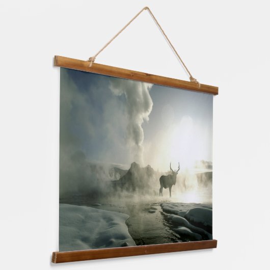 キャッスルゲイザーでのエルクサンライズシルエット 吊り下げ型タペストリー (傾斜あり)