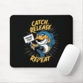キャッチ・アンド・リリースおもしろい魚釣り マウスパッド (マウス)