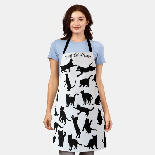 キャッツよくはしゃぐママキャットパーソナライズされたコラージュ エプロン (着用した状態)