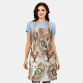 キャットアイデザインエプロン、キャットファミリーキャットママモギフト エプロン (着用した状態)