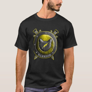 キャットウォリアーで剣の雷鳴を守る Tシャツ