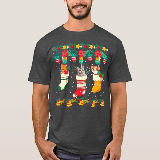 キャットクリスマスソックスクリスマスライトパジャママッチング Tシャツ (正面)