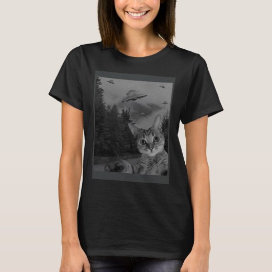 キャットセルフィーUFO目撃エイリアン陰謀Sci Fi L Tシャツ (正面)