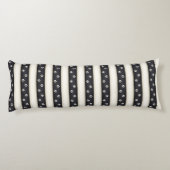 キャットポープリントオンブラック&アンティークホワイトストライプズ ボディピロー (裏面)