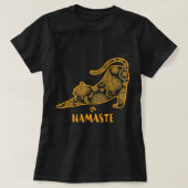 キャットヨガナマステOM -おもしろいヨガギフトTシャツ Tシャツ (デザイン正面)