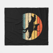 キャットライディング恐竜ヴィンテージおもしろいレトログラフィックAn フリースブランケット (正面(横))