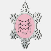 キャットレディーイヤーピンク抵抗女性抗議 スノーフレークピューターオーナメント (右)