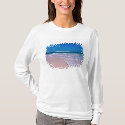 キャット島コンク湾のピンクの砂浜 Tシャツ (正面)