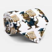 キャップのトレックスと卒業証書を持つガウン ネクタイ (ロール)