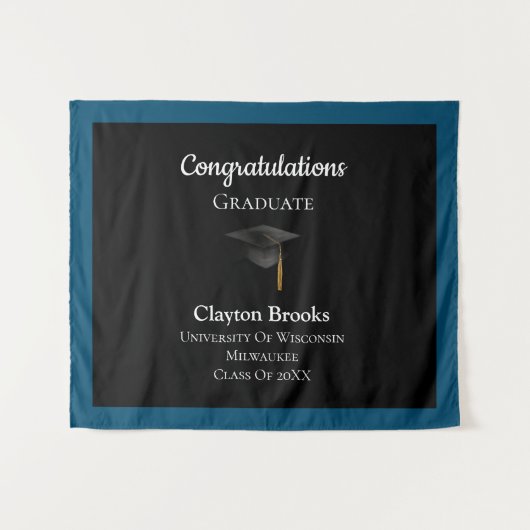 キャップ付き卒業 タペストリー (正面(横))