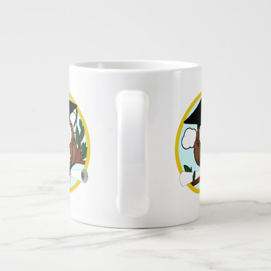 キャップ&ディプロマ付きかわいい卒業式フクロウ ジャンボコーヒーマグカップ (裏面)