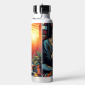 キャッ読ト・コーヒーと街の窓の女性 ウォーターボトル (右面)