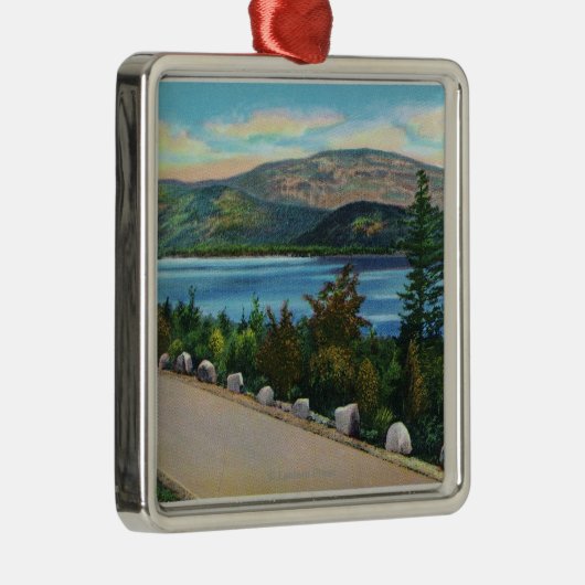 キャデラックMtの道からのeagle湖の眺め メタルオーナメント (右)