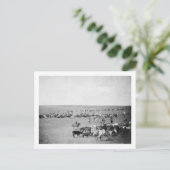 キャトルを持つカウボーイズ写真撮影 ポストカード (スタンド正面)