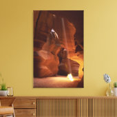 キャニオンの床でサンビームがタンブレウィードを打つ キャンバスプリント (インサイチュ (リビング))