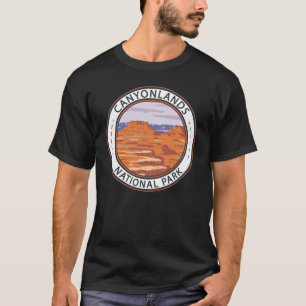 キャニョンランズナショナルパークアイランドインザスカイバッジ Tシャツ