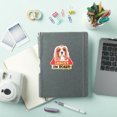キャバリア・オン・ボード スパニエル犬 赤い交通標識 シール (iPadカバー)