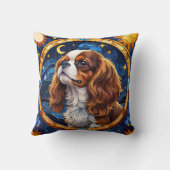 キャバリヤーキングチャールズのステンドグラス夜空の月 クッション (裏面)