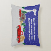 キャビンと風車を持つクリスマス・リトル・レッド・トラック アクセントクッション (正面(垂直))