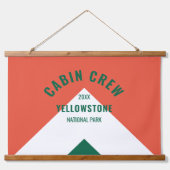 キャビン乗務員カスタムレトロデスティネーションレッドグリーン 吊り下げ型タペストリー (正面)