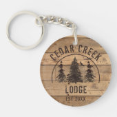 キャビン素朴ウッドフォレストパーソナライズされたツリー キーホルダー (正面)