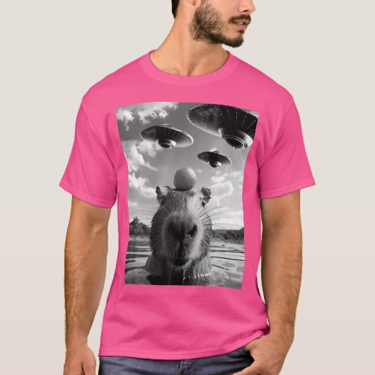 キャピバおもしろいラセルフィーエイリアンUfos Tシャツ (正面)
