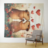 キャピバラの愛 – ロマンチックな牧草地の瞬間 タペストリー (インサイチュ(横))