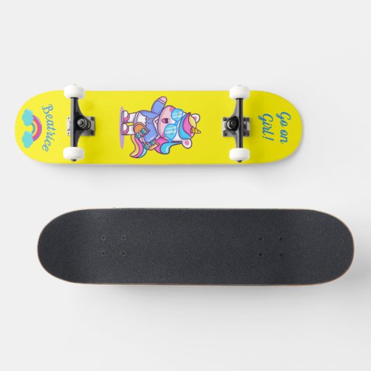 キャプション付きスケートボード上のユニコーンパーソナライズされた スケートボード (横)