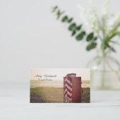 キャメル色のオシャレなスーツケースの 名刺 (スタンド正面)